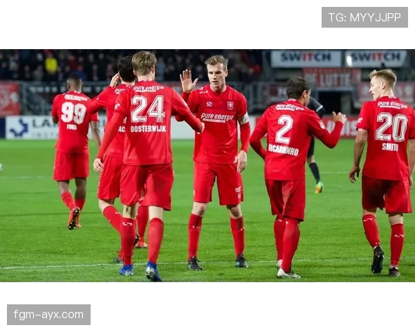 范戴克国家队首秀闪耀，稳固防线助球队斩获关键胜利