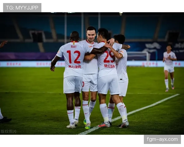 马里中场闪耀组织才华，率队迎战关键战役