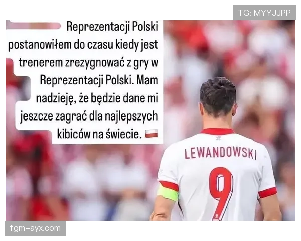 莱万吃个饭都像在开豪车展，普通人怎么看他拎包都带自带气场？